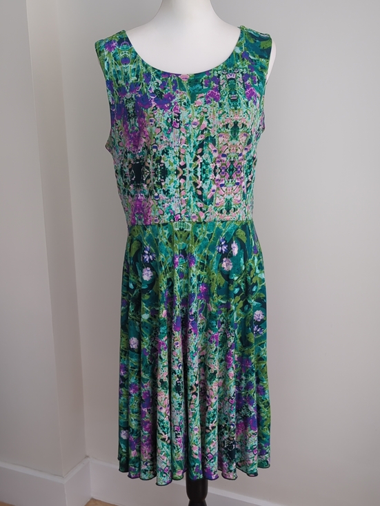 Cynthia Rowley Dresses & Skirts - Cynthia Rowley Floral Garden Print Pleated Sleeveless Midi Dress